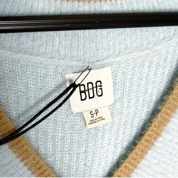 Urban Outfitters BDG Aden‎ Fuzzy Striped Sweater Vest Women's Size Small $59 - Picture 9 of 12